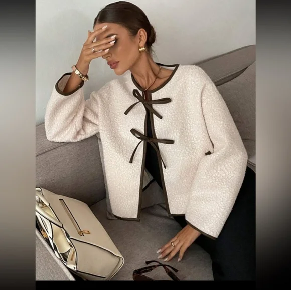 Elegant Cream Jacket with Brown Accents - Picture 2 of 9